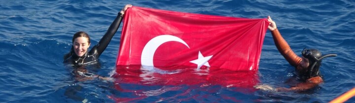Şahika Ercümen’den, Cumhuriyetimizin 100. Yılında 100 Kız Öğrenciye Destek İçin  Dünya Rekoru fotoğraf