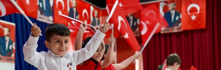 Ulusal Egemenlik ve Çocuk Bayramı Kutlanıyor fotoğraf