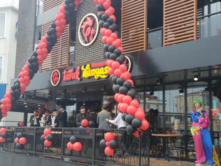 Tavuk Dünyası İstanbul’daki 61’inci restoranını hizmete soktu fotoğraf