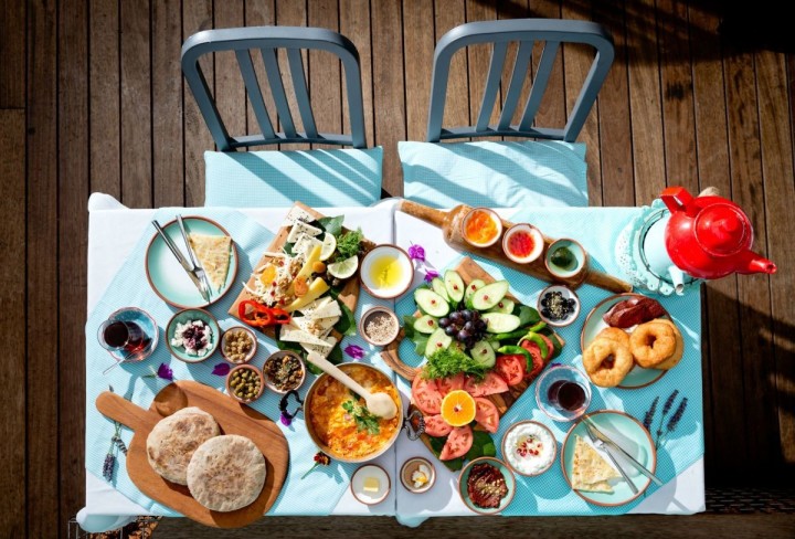 Çeşme Bazlama Yılbaşında Kahvaltıya çağırıyor fotoğraf