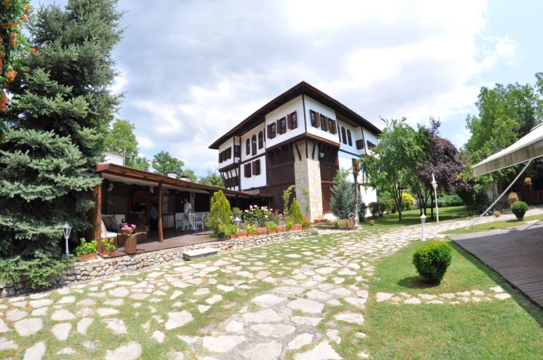 Gökçüoğlu Konağı Sağlık Sorunlarından Dolayı Satılıyor