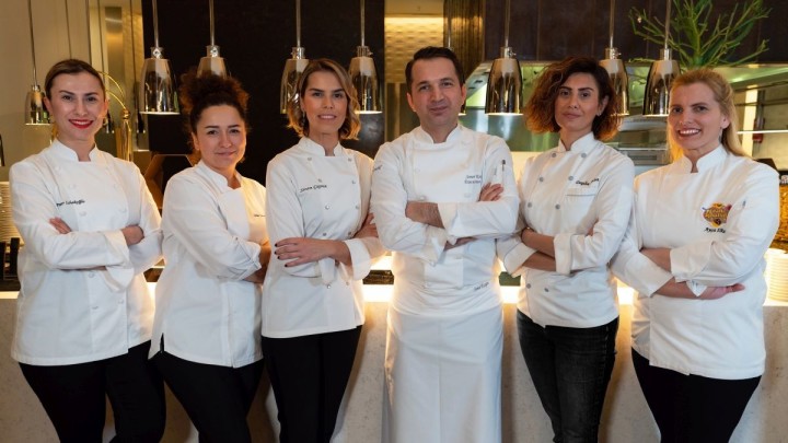 Anne Yemekleri Tadında İftar Sofraları Fairmont Quasar'da fotoğraf