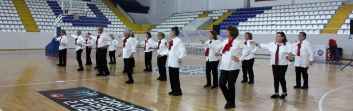 EÜ’de düzenlenen “3. Yaş Üniversiteleri 1. Spor Şenliği” sona erdi fotoğraf